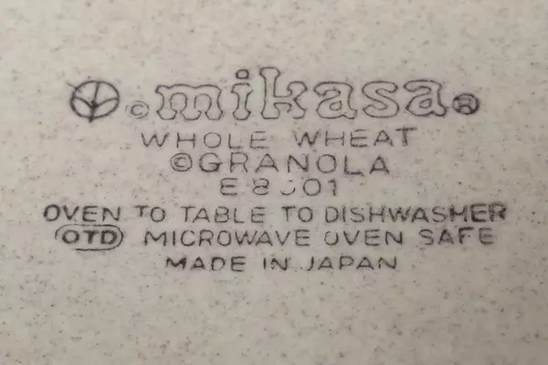 Lot of 2 Mikasa Stoneware Dinner Plates Whole Wheat 10.75 Inch E 8001