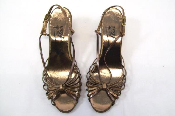 Town Flair Women's Heels Brown Gold Strappy Open Toe Kitten Wedge Size 7 1/2