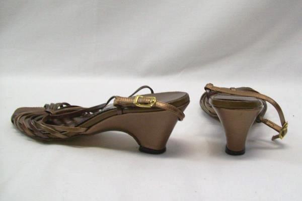 Town Flair Women's Heels Brown Gold Strappy Open Toe Kitten Wedge Size 7 1/2