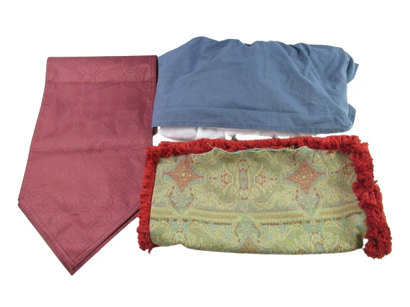 Lot of Linens for Cutter Lot Fabric Vintage Napkins Place Mats Pillow Shams