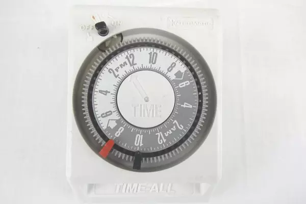 Intermatic Time All 24 Hour Plug In Mechanical Indoor Timer Model SB111 White