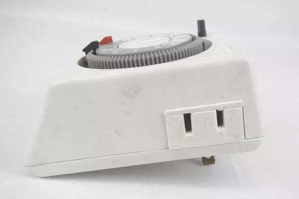 Intermatic Time All 24 Hour Plug In Mechanical Indoor Timer Model SB111 White