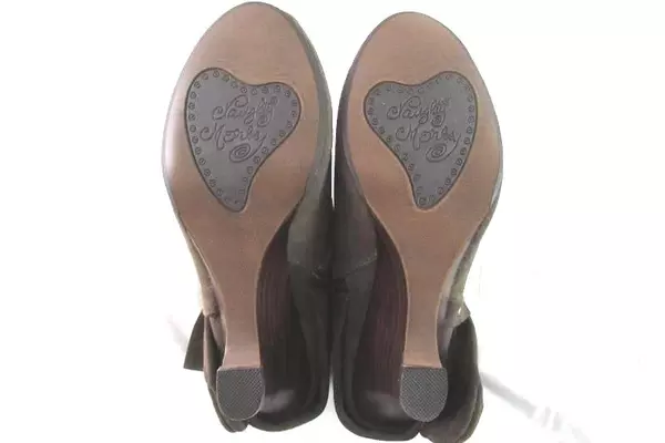Naughty Monkey Catch Boots Women's Size 6 Taupe Dust Bag Heeled Replacement Sole