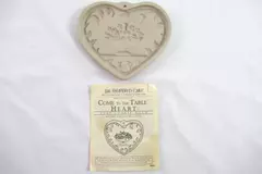 Pampered Chef Heritage Stoneware Come to the Table Heart 1999 with Recipe Card