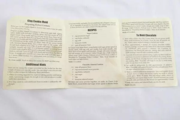 Pampered Chef Heritage Stoneware Come to the Table Heart 1999 with Recipe Card