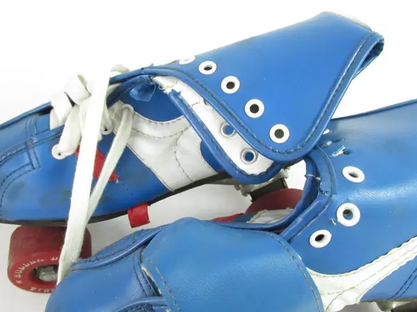 Lot of 2 Pairs Of Fireball Roller Derby Roller Skates Size 1 Blue White Pink