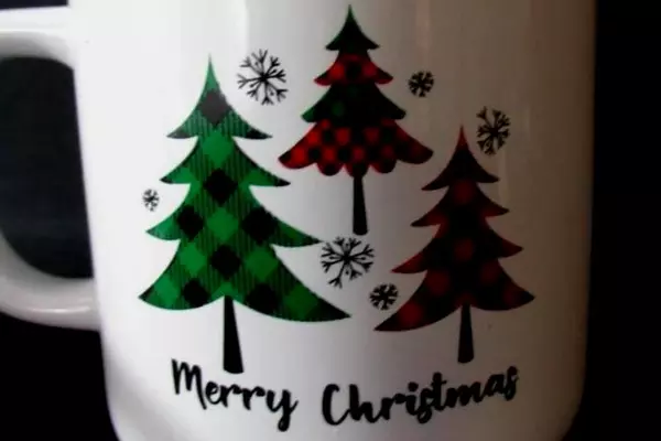 Set of 2 Ceramic Merry Christmas Coffee or Cocoa Mugs Plaid Trees Snowflakes