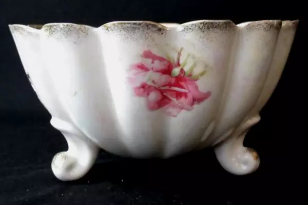 Vintage 3-footed Iridescent Porcelain Bowl White Pink Roses Gold Gilt