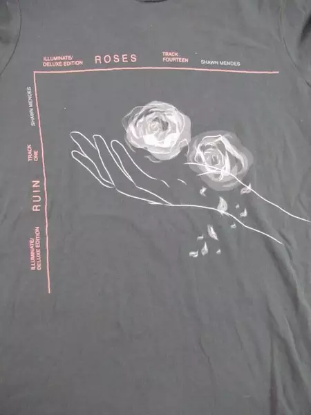 Shawn Mendes Roses Ruin Illuminate Deluxe Edition Tour Tee Shirt Women's Small S