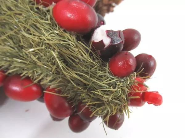 Nature Themed Star Christmas Table Or Shelf Decoration Pinecones Cranberries