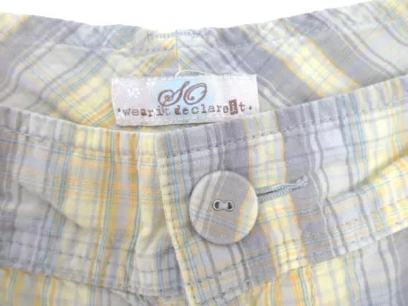 SO Yellow Plaid Bermuda Shorts Junior's Size 7 Grey Pockets