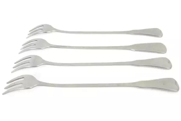 Lot of 4 Oneida Stainless Steel Cocktail Forks Community Distinction Deluxe HH