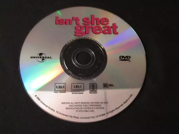 Isn' She Great Bette Midler Nathan Lane Rated R 2000 Universal Studios DVD Video
