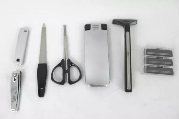 Men's Travel Grooming Kit Razor Nail Clippers Scissors Genuine Leather Case