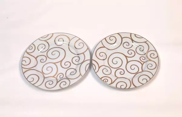 Lot 3 Christmas Table Decor 2 Pier 1 Gold Swirl Salad Plates Candle Centerpiece
