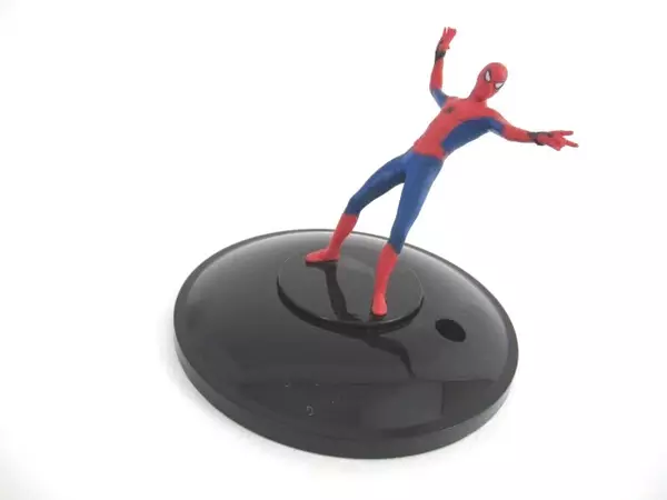 Lot of 2 Marvel Spiderman Plastic Tumblers Cups Hallmark Figurine Lid Homecoming