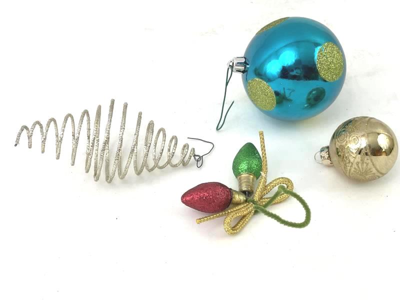 Lot of 10 Christmas Ornaments With Glitter Ball