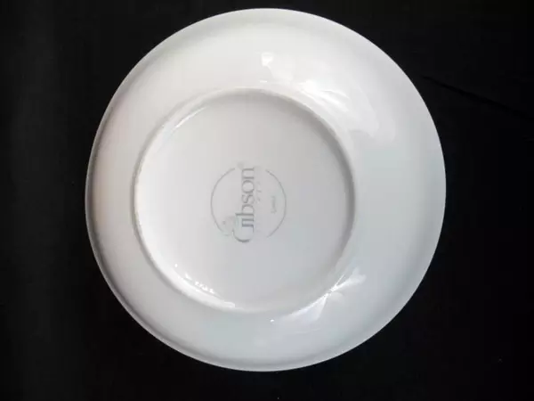 Gibson 9" Vegetable Bowl Holiday Gold Pattern White Red Green Holly Gold Rim