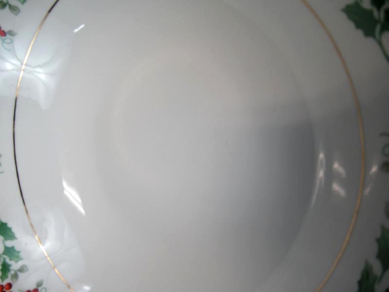 Gibson 9" Vegetable Bowl Holiday Gold Pattern White Red Green Holly Gold Rim