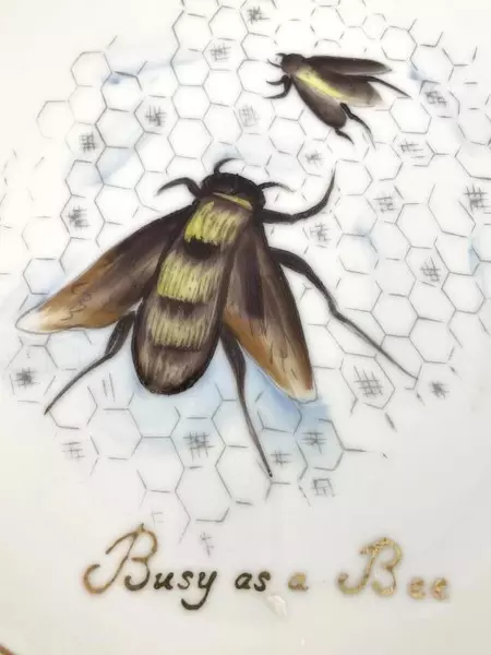Enesco Porcelain Busy As A Bee Plate Made In Japan 7.75" Gold Gild Trim Honeybee
