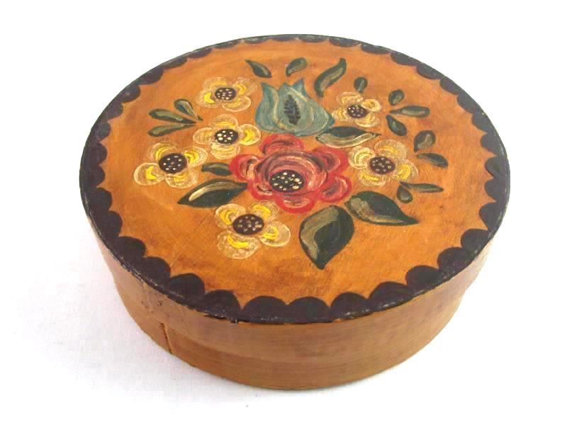 Light Weight Wood Rosemaling Style Round Trinket Box. 6.25" diameter