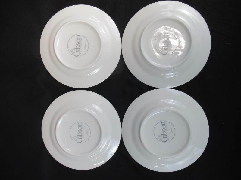 Lot of 4 Gibson Salad Plates Holiday Gold Pattern White Red Green Holly 7.5"