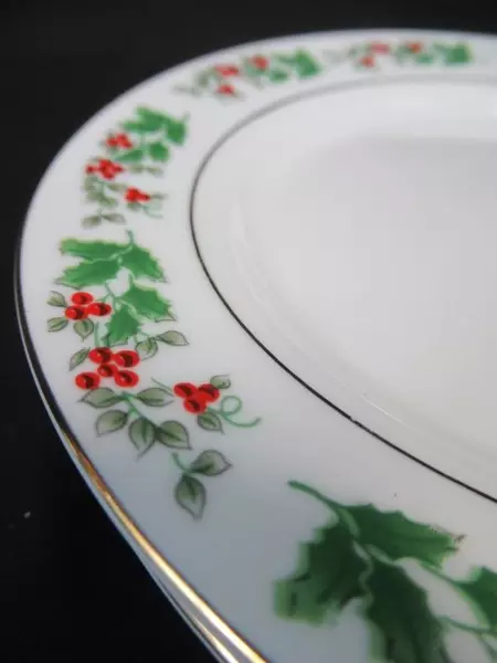 Lot of 4 Gibson Salad Plates Holiday Gold Pattern White Red Green Holly 7.5"