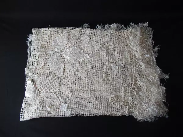 Vintage Oval Cream Beige Doily Table Cloth Knit Satin Fringe Floral Handmade