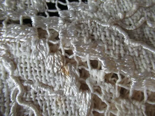 Vintage Oval Cream Beige Doily Table Cloth Knit Satin Fringe Floral Handmade