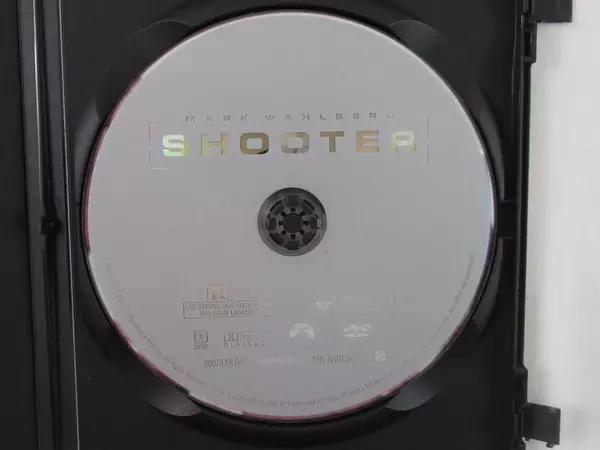 Shooter Mark Wahlberg 2007 Rated R Paramount Pictures DVD Video Color 125 Min