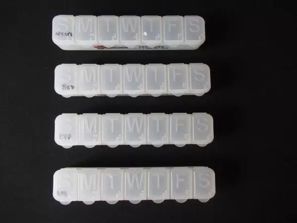 Lot of 5 Vintage Pill Tablet Dispensers Sorters Containers Weekly 7 Days