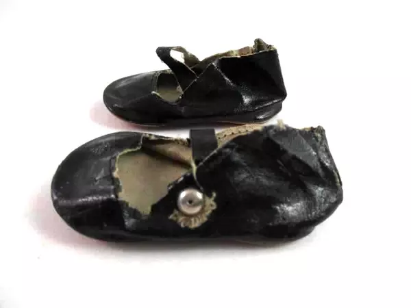 Vintage Black Flat Style Doll Shoes Size 8 Strap Snap Button Closure Wear