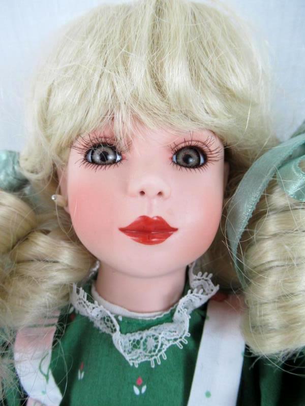 Vintage Paradise Galleries 14" Musical Doll Country Darling Collection Porcelain