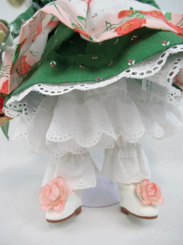 Vintage Paradise Galleries 14" Musical Doll Country Darling Collection Porcelain