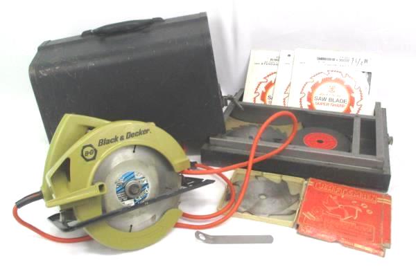 Craftsman Metal Case Black & Decker Circular Saw 7308 Grinding Stone 7 Blades