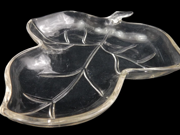 Vintage Hazel Atlas Clear Glass Leaf Shaped Relish Nut Candy Dish 8x7in Decor