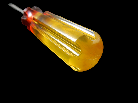 Vintage Award USA 1/32 x 7" Straight Blade Screwdriver Yellow Red Head Plastic