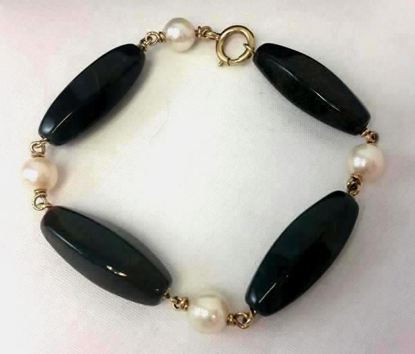 Vintage Austrian Dark Green & Pearl Bracelet w/ Gold Tone Clasp Made In Austria
