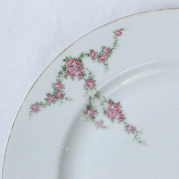Lot of 4 Heinrich H & Co Selb Bavaria Rosalinda Dinner Plates 9.75 Inch