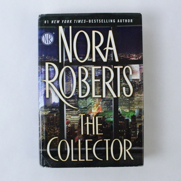 The Collector Nora Roberts 2014 Large Print Edition Hardcover Putnam