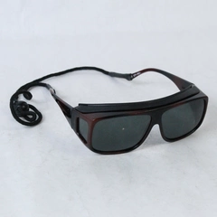 HTOVER Maroon Shell Sunglasses With Adjustable Strap and Peripheral Lens UV 400