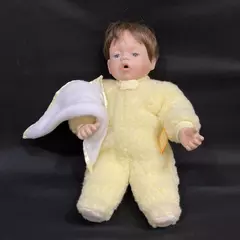 Ashton Drake Mommy I'm Sleepy Doll by Kathy Hippensteel 13 Inch With Blanket