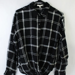 Maurices Black Flannel Loop Bottom Button Up Top Women's Size Medium