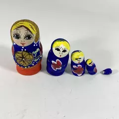 3.25 Inch Handpainted Russian Nesting Doll 5 Dolls 9 Pieces
