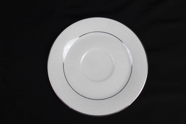 Set of 4 Sango White On White 1079 Cups And Saucers Victorian Lace