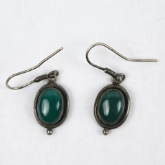 Vintage Oval Green Agate In Silver Tone Metal Dangle Earrings