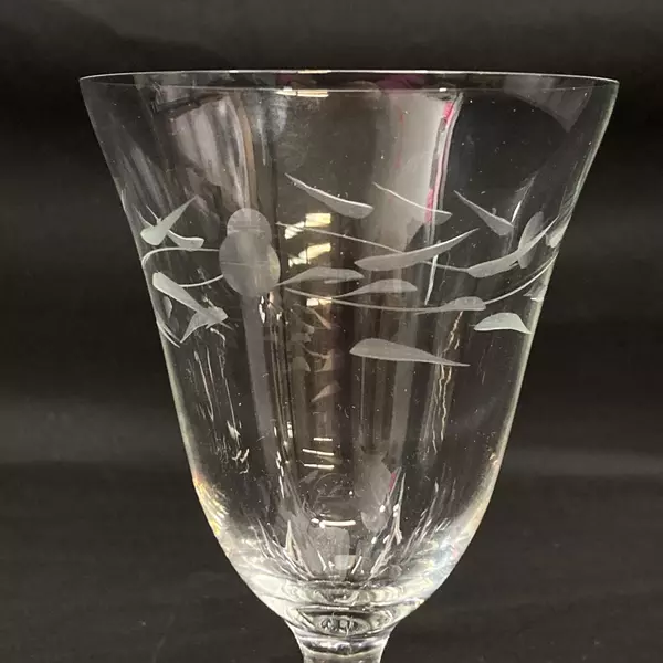 Set of 2 Etched Crystal Wine Glasses 7" Elegant Dot & Vine Design