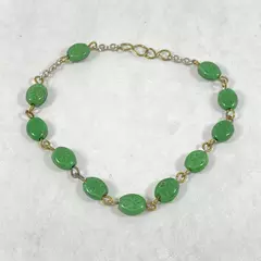 Green Embossed Shamrock Glass Bead Bracelet 10 Inch Adjustable