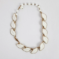 Vintage Trifari Leaf Design Lucite Gold-Tone Metal Choker Necklace
