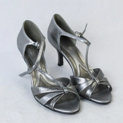 Silver Naturalizer N5 Comfort Princeton Pewter High Heels in Size 7.5 M